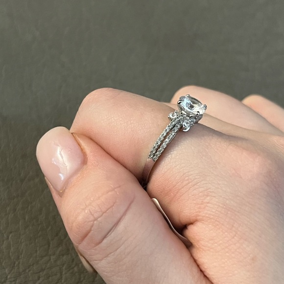 Charmed Aroma | Size 8 Ring - Picture 6 of 7